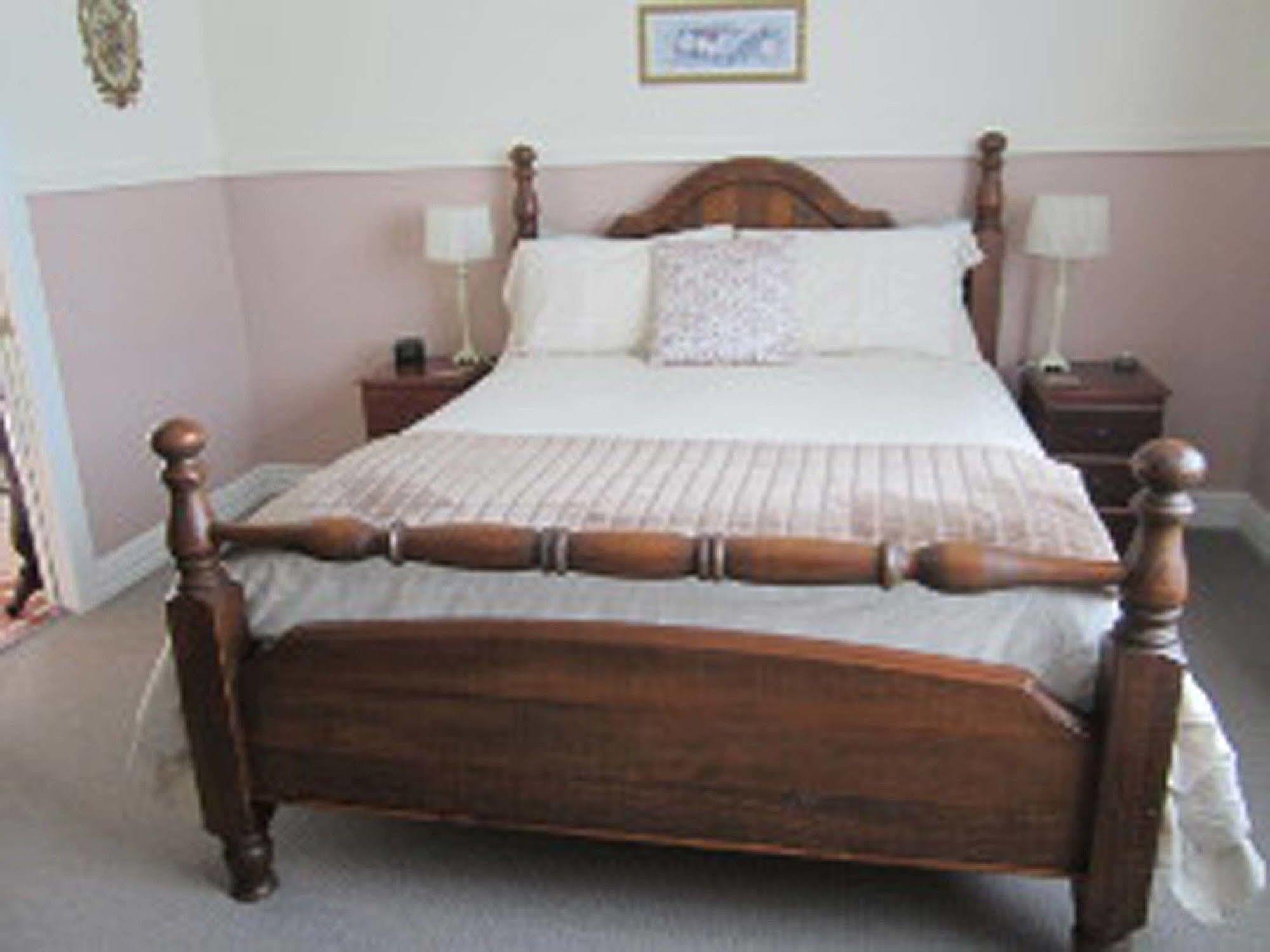 Bed and Breakfast Walton House Гьюонвілл Екстер'єр фото