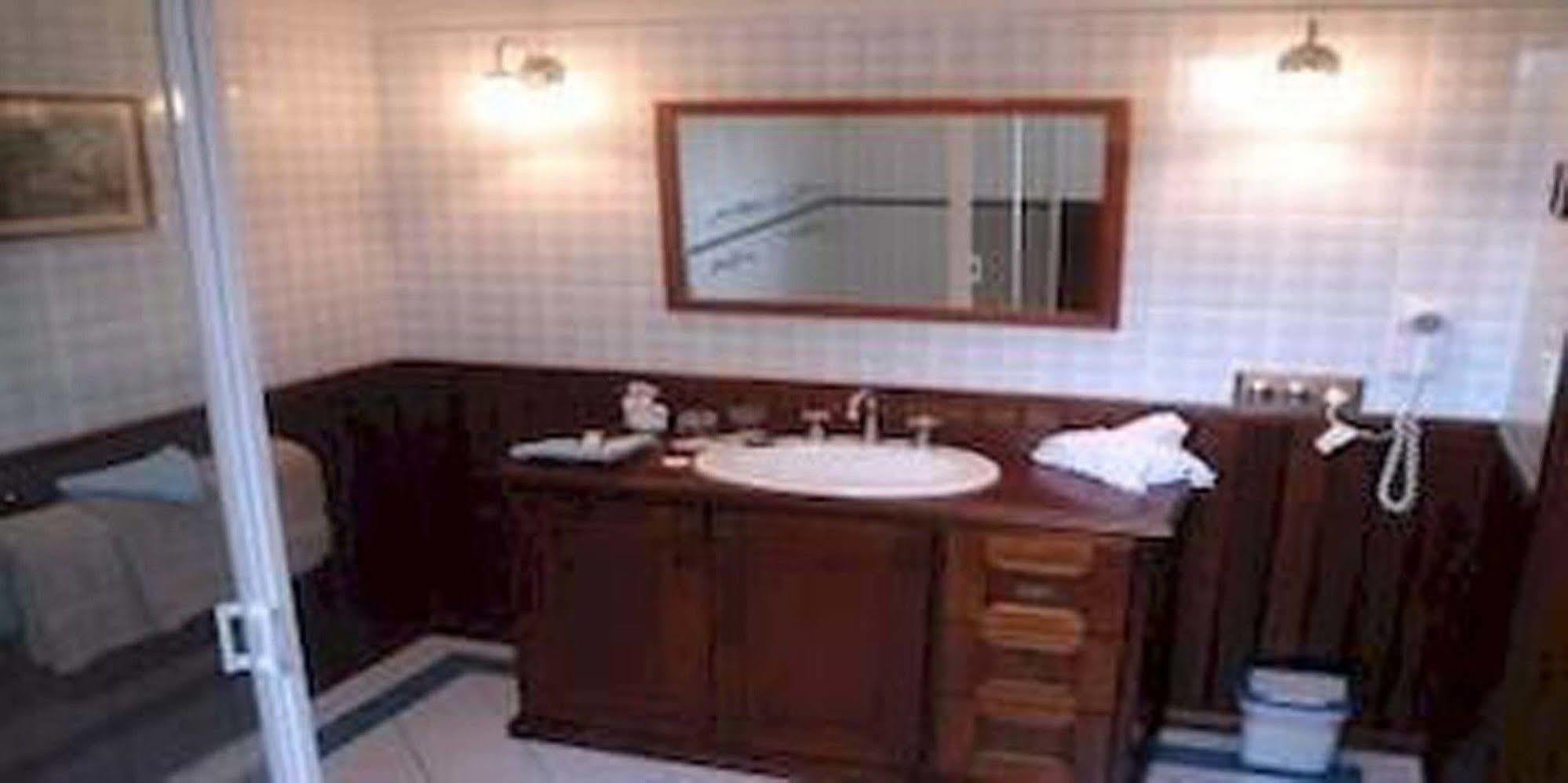 Bed and Breakfast Walton House Гьюонвілл Екстер'єр фото