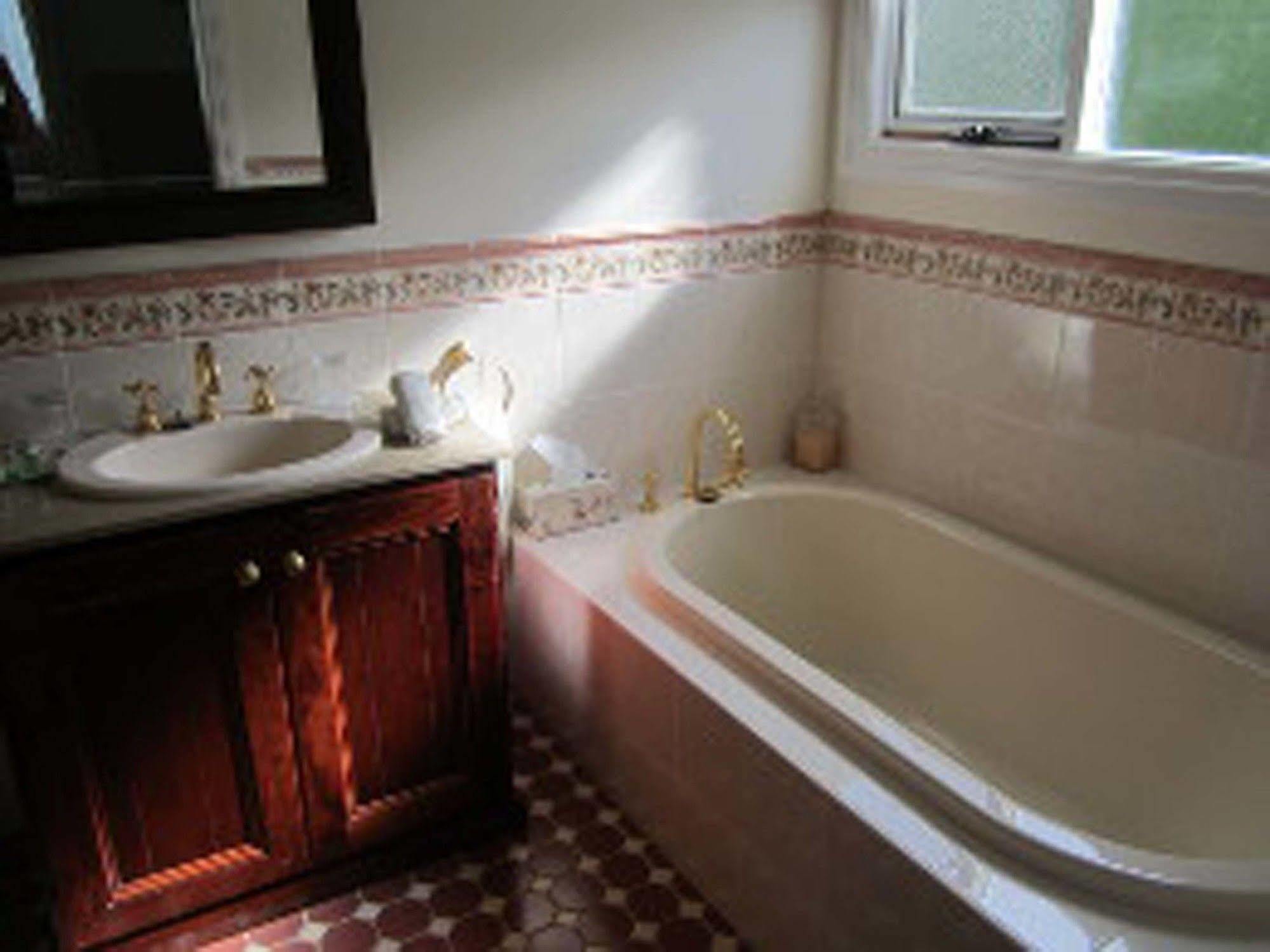 Bed and Breakfast Walton House Гьюонвілл Екстер'єр фото